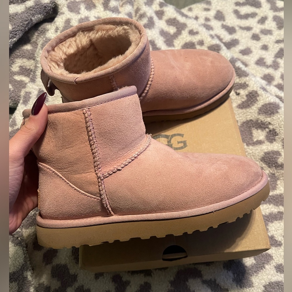 Baby pink uggs